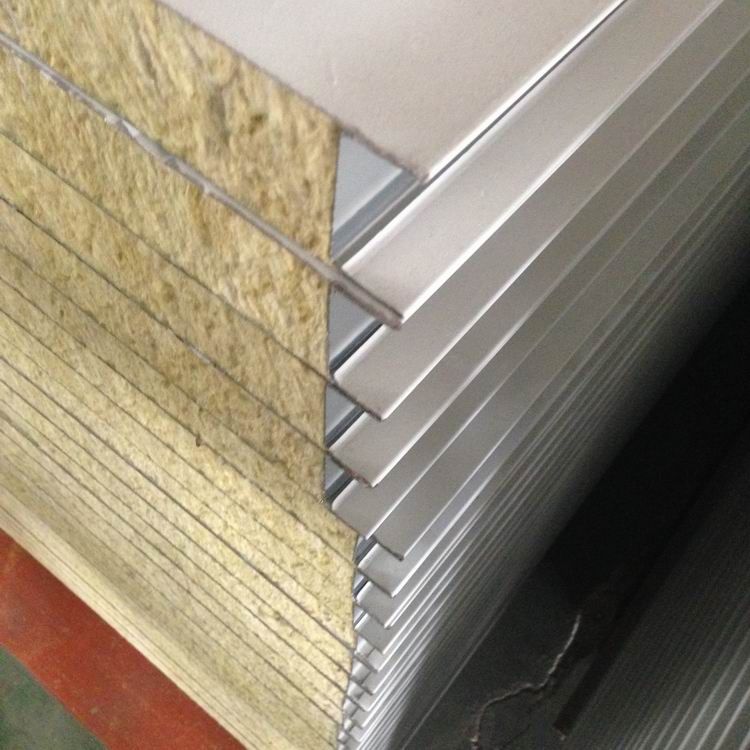 機(jī)制巖棉復(fù)合夾芯彩鋼板